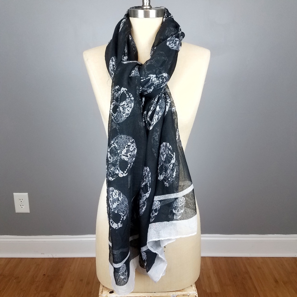 RESELLERS SPECIAL 7-pieces Skull Scarf - Picture 2 of 9